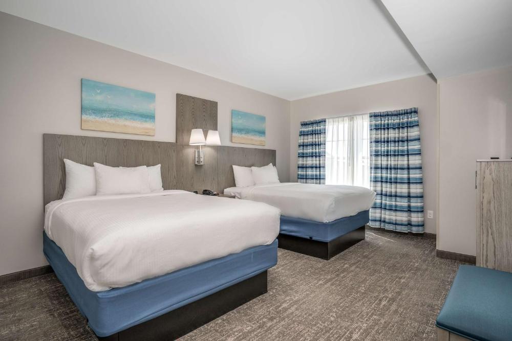 Queen Suite with Two Queen Beds interior